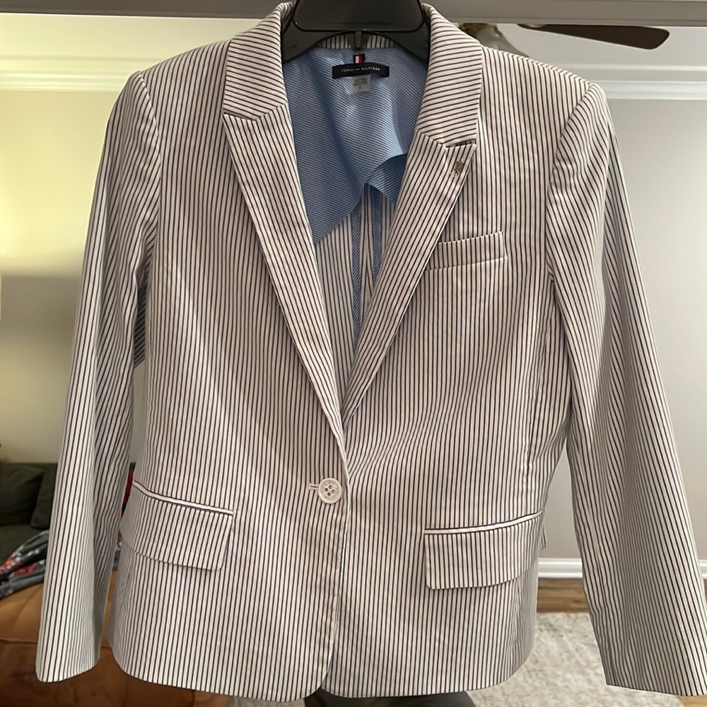 Tommy Hilfiger Women’s White and Blue Pinstripe Blazer size 8